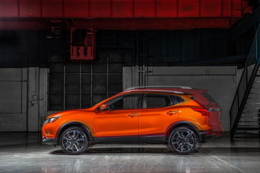  Nissan Rogue Sport 2017 года  (фото 10 из 71)